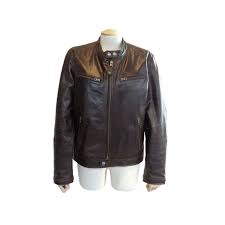 Les plus beaux blouson et vestes en cuir accessibles à tous les budgets seulement sur moncuir.com commande facile livraison gratuite prix choc ! Veste Redskins Manray M 50 En Cuir Marron Blouson