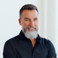 Lindsay Amato's Instagram, Twitter & Facebook