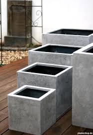 Pflanzkubel Blumenkubel Pflanzgefasse In Beton Oder Sandsteinoptik Pflanzkubel Blumenkubel Pflanzgefasse In Bet Planters Concrete Planters Cement Flower Pots