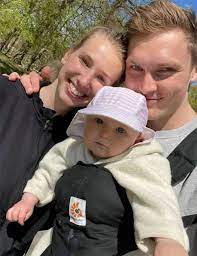 Viktor axelsen's income source is mostly from being a successful player. Viktor Axelsen Reunites With Family After Coronavirus Isolation Badmintonplanet Com