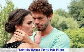 Önceki gün bodrum'da yeni kız arkadaşıyla görüntülenen kirazcı sevgilsini öpmeye doyamadı. Best Synopsis Online Tabula Rosa Synopsis And Cast Turkish Film