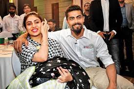 Rivaba jadeja, ravindra jadeja's wife. Ravindra Jadeja S Wife Caught Without Mask Argues With Cops In Rajkot Mykhel