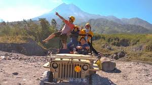 Lava Tour Merapi Destinasi Wisata Bekas Erupsi Gunung Merapi Tribun Travel