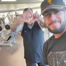 Back to the Gym!!! 💪🏻 Nice workout with these two @silverfactorystudios  @xdewolfx