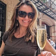 I just don't get the fuss over Prosecco 🤷‍♀️ EDIT: Yes I spelt it wrong  first time 🤦‍♀️🙄 Maybe I've been drinking the fake stuff and that's the  problem 🤣