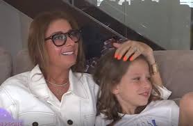Se dau cu placa pe dunele de nisip. Bebeto Totul Timpul AlÄƒturi De LaurenÅ£iu Reghecampf El Este Cel Mai Fericit Cand StÄƒ Cu TatÄƒl Lui Spynews Ro