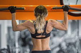 As you get older, your muscle mass naturally decreases, but this doesn't mean you can't rebuild your aging muscles. Best Female Back Workout Scultping Exercises For Women
