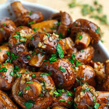 Recette Champignons Entiers A La Sauce Soja Au Vinaigre Balsamique Et A L Ail Recipe Healthy Recipes Veggie Dishes Garlic Mushrooms Recipes