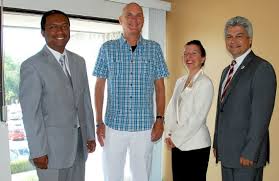 Patrick Razakamananifidiny Bureau Des Relations Internationales Uqtr Robert Proulx De L Universite Acadia Linda De Serres Profe Men Casual Casual Mens Tops