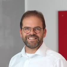 50 Euro für einen Kontakt ... 50 Euro. Das war der Preis, den ich Andy  Giesbrecht genannt hatte. Als Off-Sprecher für ein 1,5 Minuten langes Image  Video auf seiner Website. Das war