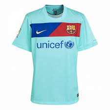 Sehen sie alle klassischen trikots von fc barcelona im football kit archive. Trikots Fc Barcelona Heim Auswarts Ausweich