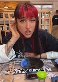 Uffa!!! Come faccioooo #ironia #pov #trash #sushi