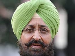 Bajwa, Dullo spar in open with Amarinder over turncoats