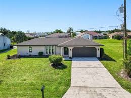 Isabel Arias Squires