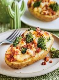 Pommes De Terre Farcies Au Brocoli Et A La Saucisse Ricardo Recipe Confort Food Healthy Recipes Easy Snacks Food