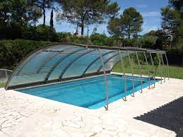 Le prix d'un abri de piscine fixe est généralement compris entre 9 000 € et 40 000 € en fonction des dimensions, matériaux et accessoires complémentaires. Prix Abri De Piscine Payez Le Juste Cout Pour Un Produit De Qualite Et Adaptee A Vos Besoins