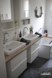 Makeover Badezimmer In Grau Und Wei Ikea Badezimmerschrank Badezimmer Badmobel Badezimmermobel Badmobel Set In 2020 Ikea Bathroom White Bathroom Grey Bathrooms