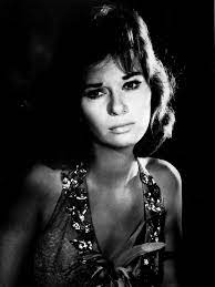 I sogni muoiono all'alba (1961) - IMDb