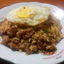 Misalnya lontong sayur hingga opor ayam yang biasa hadir dalam perayaan besar. Nasi Goreng Ati Ampela Gasspol Banten