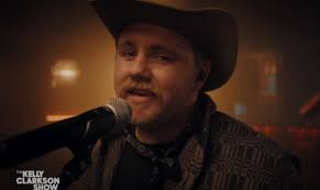 Ernest Brings Old School Country Music Sound To 'The Kelly Clarkson Show'  With “Would If I Could” Performance