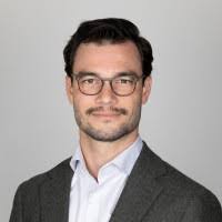 100+ perfiles de «Karl Cpa»