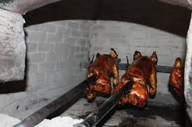 Biscoito De Polvilho Assado No Forno A Lenha No Forno A Lenha O Famoso Leitao Forno A Lenha Lenha Forno