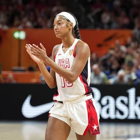 Angel Reese led all bench scorers in team USA's group-clinching victory!  Reese put on an absolute clinic in today's win vs. Czechia: 13 PTS 6 REB 3  STL 80% FG +19 +/- #fibawwc