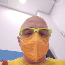 Este ultraderechista se llama Enrique Mulet Quintana y es concejal de VOX  en Benicàssim. Hoy ha sido condenado por violencia machista.