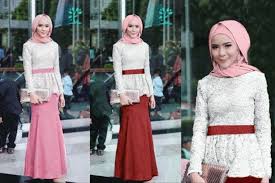 Belanja online fashion di matahari.com banyak keuntungan mulai dari cashback voucher sampai dengan bebas ongkos kirim hanya di matahari.com 30 Model Gamis Brokat Di Bawah Rp200 Ribu Yang Stylish Dan Elegan Updated 2021 Bukareview
