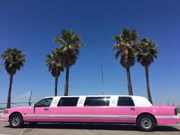 Date una vuelta por sevilla en una de nuestras fantasticas limusinas, ademas disponemos de limusinas para cualquier evento. Alquiler De Limusina Rosa En Sevilla Limusinas Rosa En Sevilla