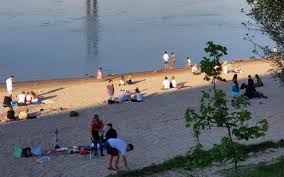 Maybe you would like to learn more about one of these? Sommer In Dusseldorf Im Rhein Herrscht Lebensgefahr Antenne Dusseldorf