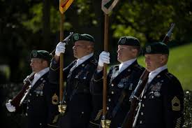 Not liking the name of the british unit, roosevelt named the new units ' rangers' after the scouts of the american frontier days. How To Tell Difference Between Navy Seals Green Berets Pjs Marsoc