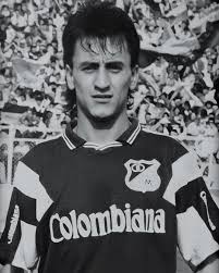 John mario ramírez (born 3 december 1971) is a retired colombian football midfielder. Oa N7pfecm530m