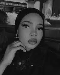 She’s a tale you can’t tell 🖤✨ , ., ., ., ., ., #ootd #blackasthetic  #photography #modestfashion #foryou