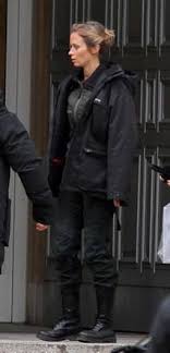 She was able to kill hundreds of mimics on only her first day in combat, imagine. Emily Blunt As Sergeant Major Rita Vrataski In Edge Of Tomorrow 2014 Famousfix Com Post
