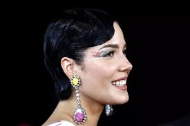 17 New Jersey Celebrities You'd Invite to Christmas Dinner