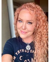 Karen Lee Batten's “The Trouble With Friends” is a reminder to fans to  never lose their sense of friendship and fun.