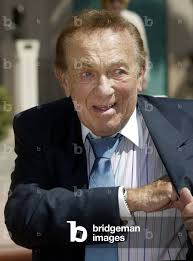 Image of Comedian Jack Carter arrives as a guest for the [Bob