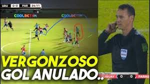 Si la celeste triunfa, recién podría cruzarse al scratch en la final. El Insolito Gol Que Le Anularon A Uruguay Uruguay Vs Paraguay Youtube