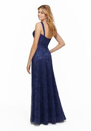 Magasinezimmer und kleider von blush brautjungfern bis zum weddington way. Langes Blaues Kleid Aus Spitze Mit V Ausschnitt Von Morilee Bridesmaids Heiraten Mit Braut De