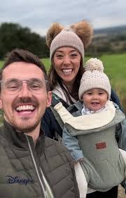 Nadia Hewitt's Instagram, Twitter & Facebook