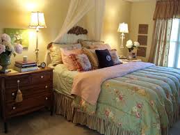 Make bedrooms in your home beautiful with bedroom decorating ideas from hgtv for bedding watch: Diy Bedroom Ideas Furniture Headboards Decorating Ideas Diy