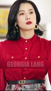 Lihim na pag-ibig, nakatayo ang lalaking ito na hinahanap ang babaeng mahal  niya