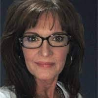 Liz Capps's Instagram, Twitter & Facebook