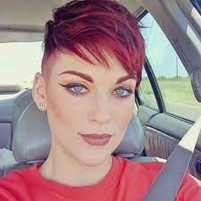 Watch This Video At Shorthaircutgirls Com Idees Cheveux Courts Cheveux Courts Coupe De Cheveux Rase