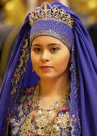 31 years (2019) nationality : Crown Princess Sarah Her Wedding To The Crown Prince Of Brunei In 2004 Was The Occasion For Displays Of Magnificant Jewels Fo Royal Tiaras Royal Crowns Tiara