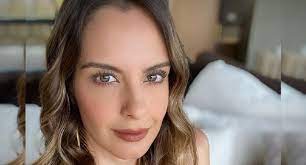 Laura acuña lanzó un nuevo proyecto audiovisual en el que había estado trabajando durante varios meses. Laura Acuna Says How She Ended Up In Caracol In La Voz Kids After Years In Rcn