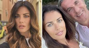 Daniela Ferolla, Miss Italia, il marito sposato dopo 20 anni, il segreto  per mantenersi in forma. «Mentre mamma faceva la chemio io studiavo»