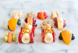 Looking for some creative snacks for kids? 10 Easy Adorable And Healthy Food Art Snacks For Kids