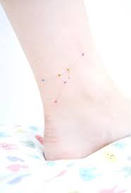 26 Tatuagens Encantadoras Para Quem E Do Signo De Cancer Tattoos Cosmos Tattoo Cancer Tattoos